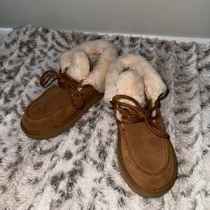 Ugg Darah shoes